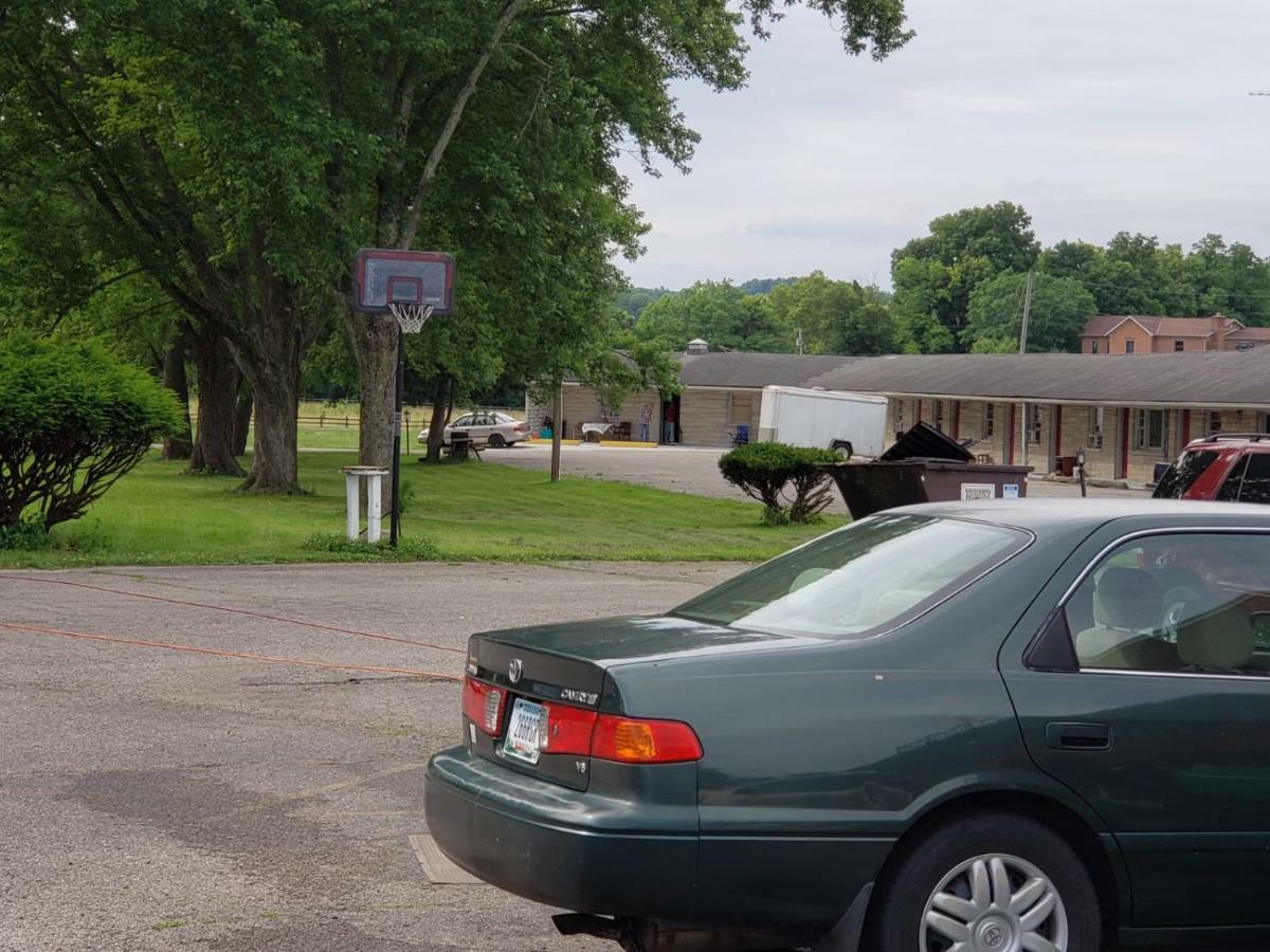 Mound Haven Motel Brookville Buitenkant foto